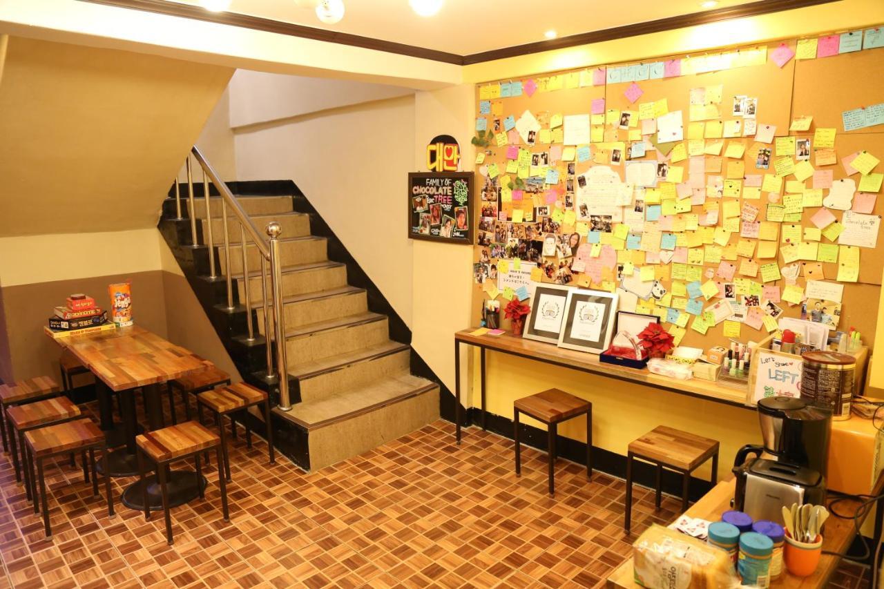 Отель Chocolate Tree Sinchon Сеул Экстерьер фото
